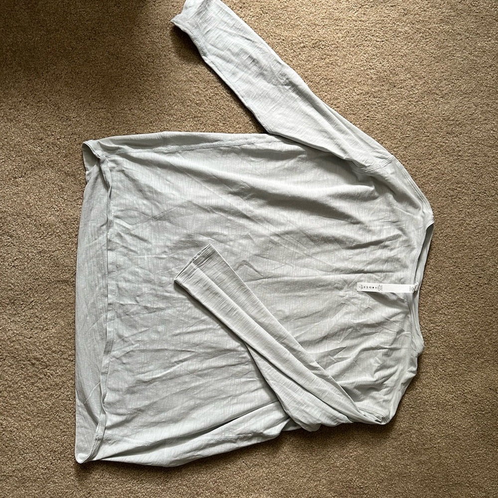 lululemon athletica Back in Action Long-Sleeve Tee - Picture 4 of 4